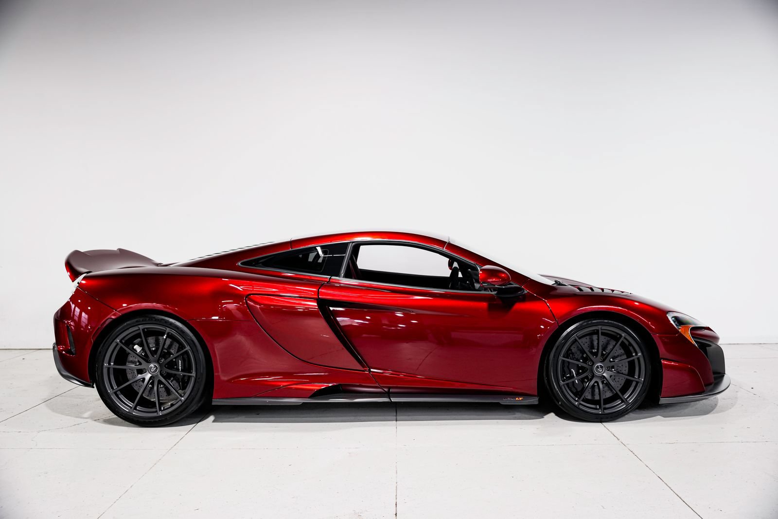 Used 2016 McLaren 675LT Coupe RWD image 3