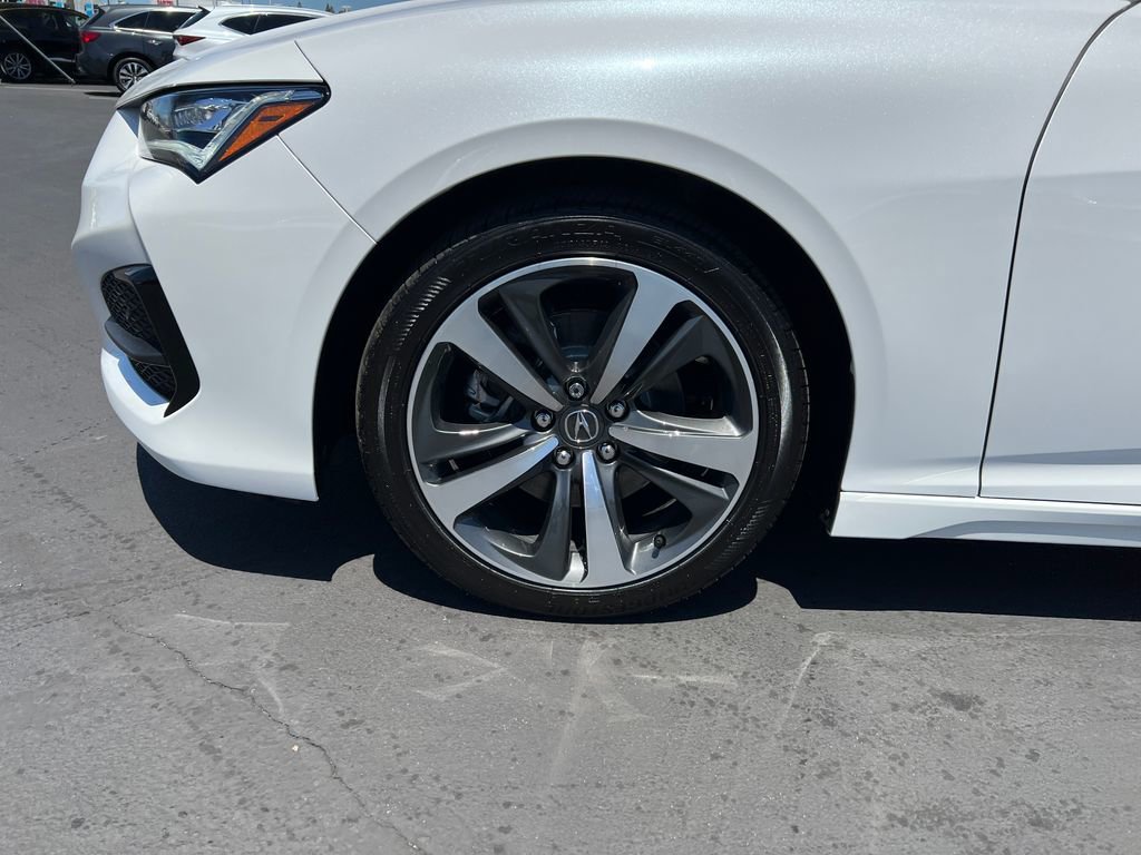 Certified 2025 Acura TLX w/ Technology Package image 5