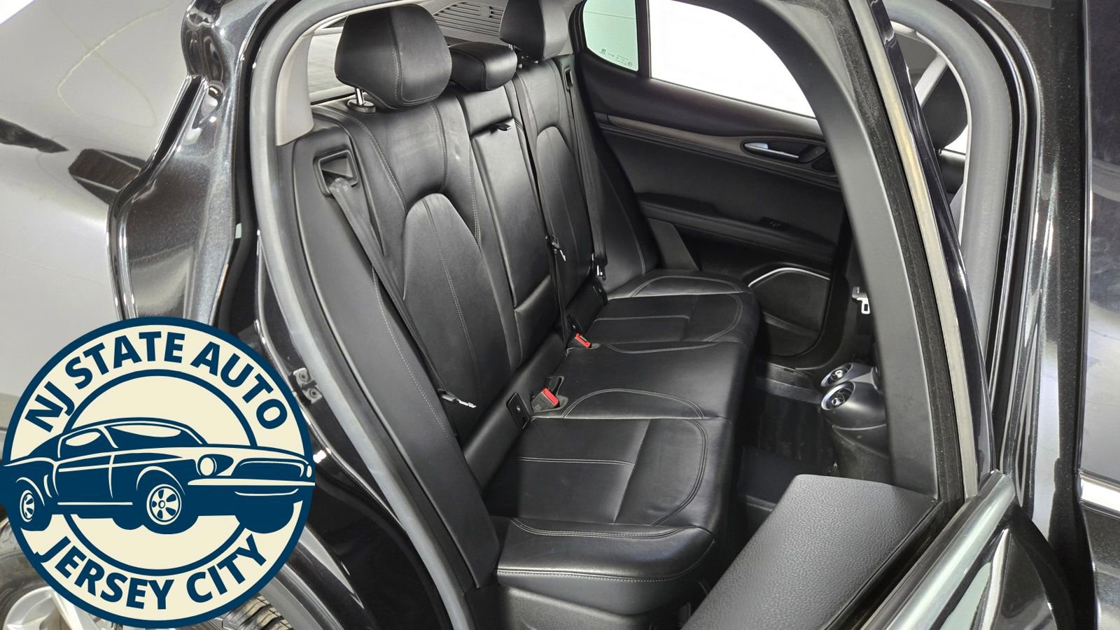 Used 2018 Alfa Romeo Stelvio Ti image 36
