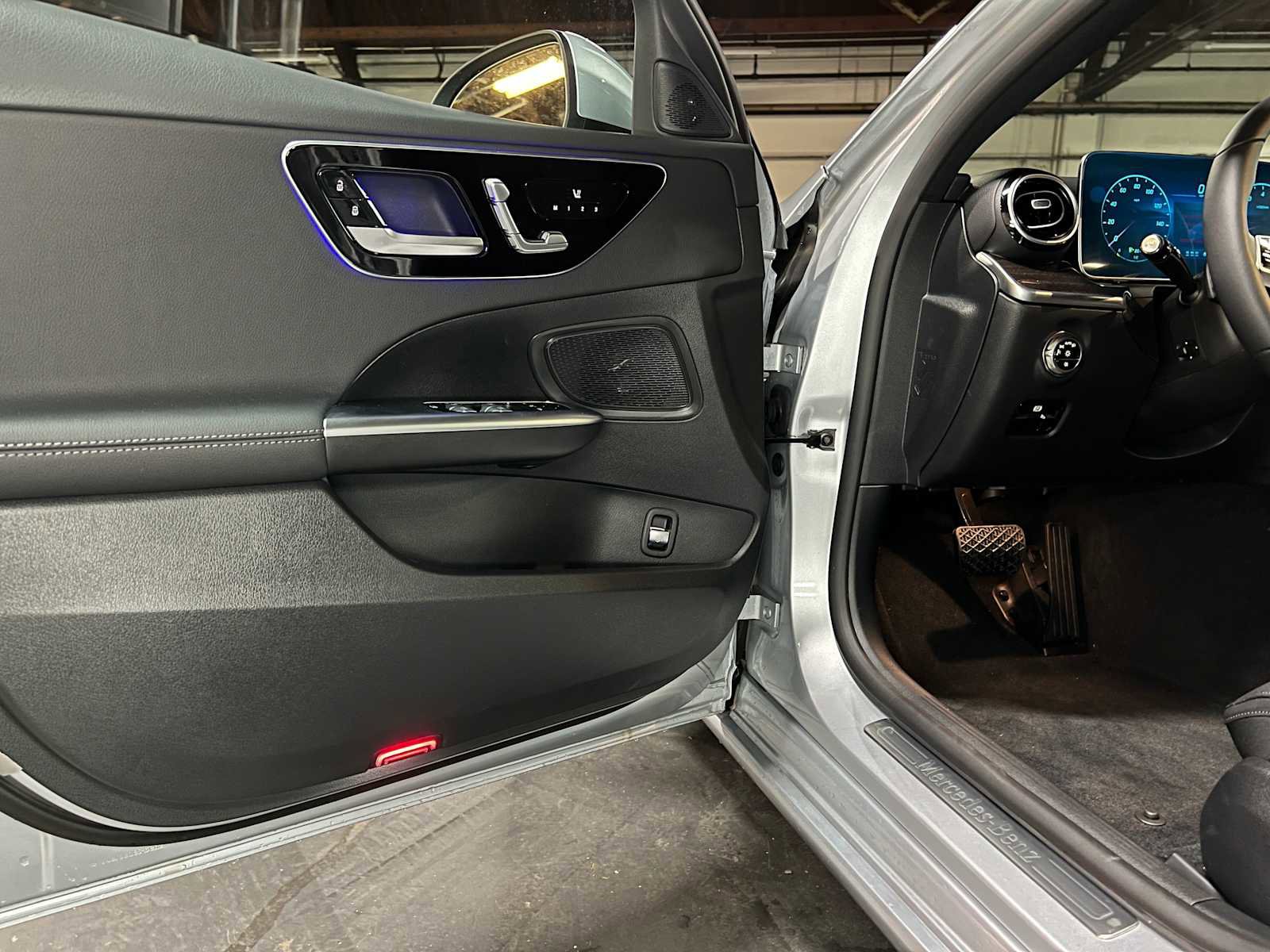 Used 2025 Mercedes-Benz C 300 4MATIC Sedan image 22