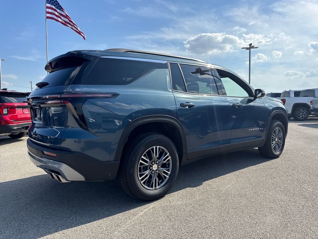 Used 2025 Chevrolet Traverse LT image 6