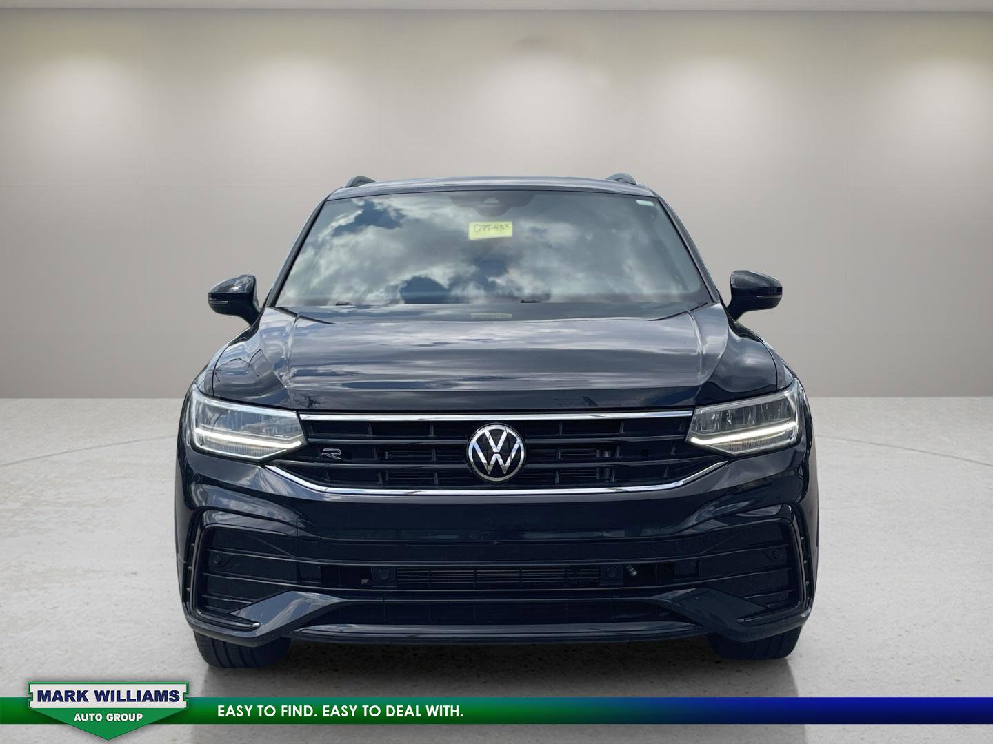 Used 2022 Volkswagen Tiguan SE R-Line image 8