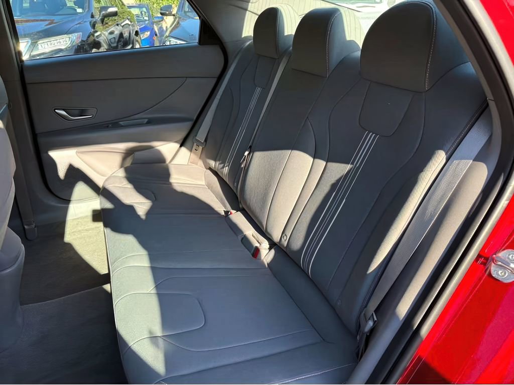 Used 2023 Hyundai Elantra SEL w/ Convenience Package image 21