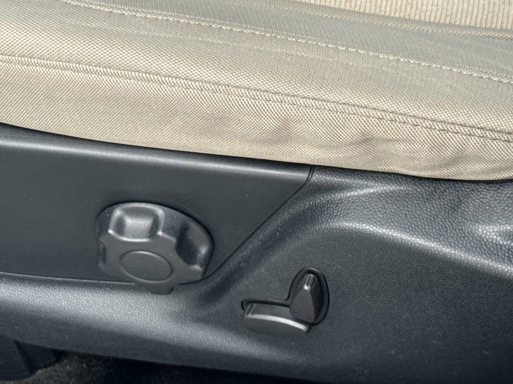 Used 2018 Ford EcoSport SE w/ SE Convenience Package image 20