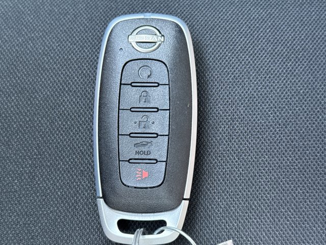 New 2025 Nissan Versa SR w/ Trunk Package image 17