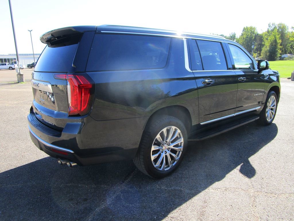 Used 2022 GMC Yukon XL Denali image 7