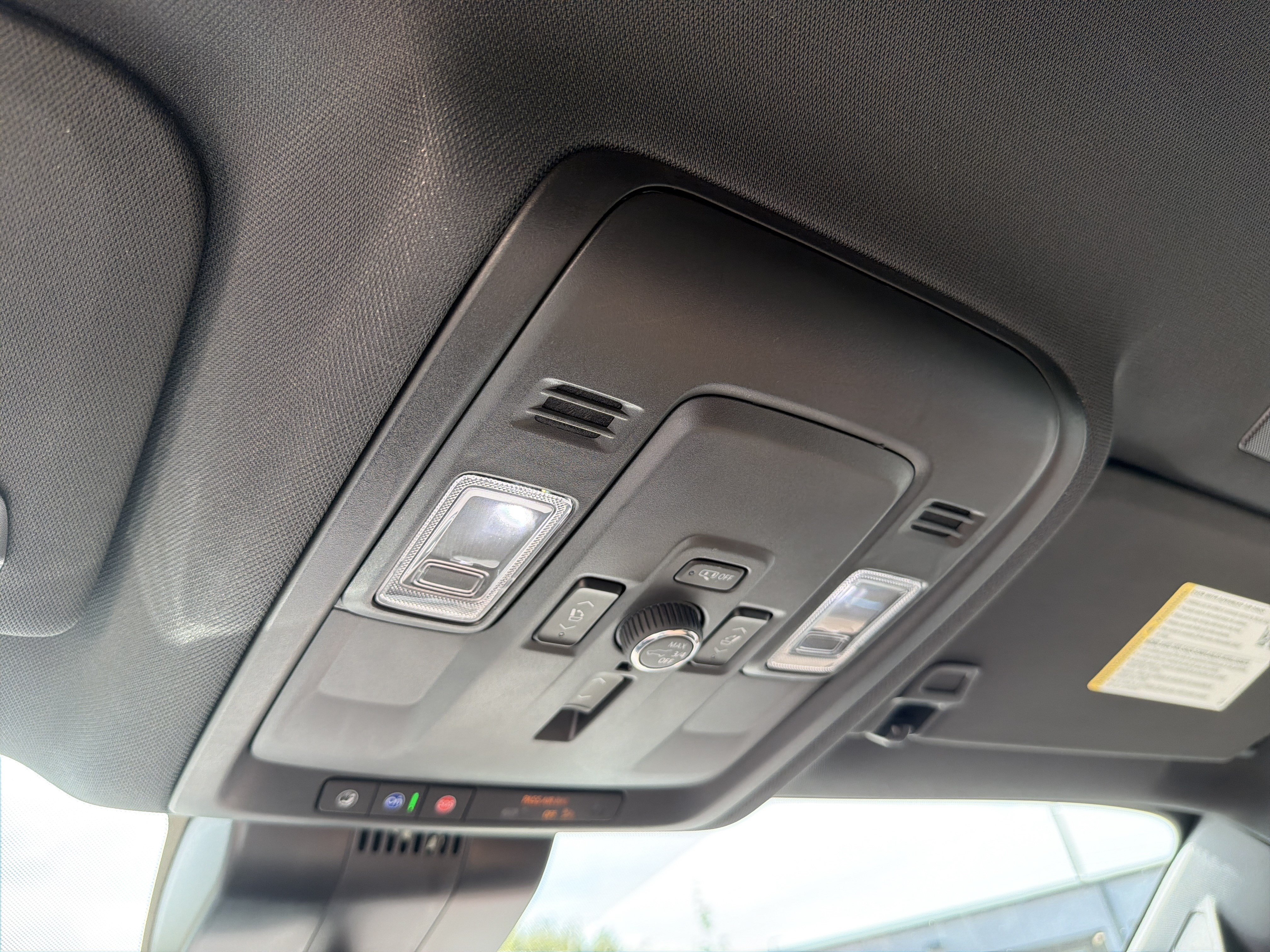 Used 2025 Chevrolet Suburban High Country AWD/4WD image 31