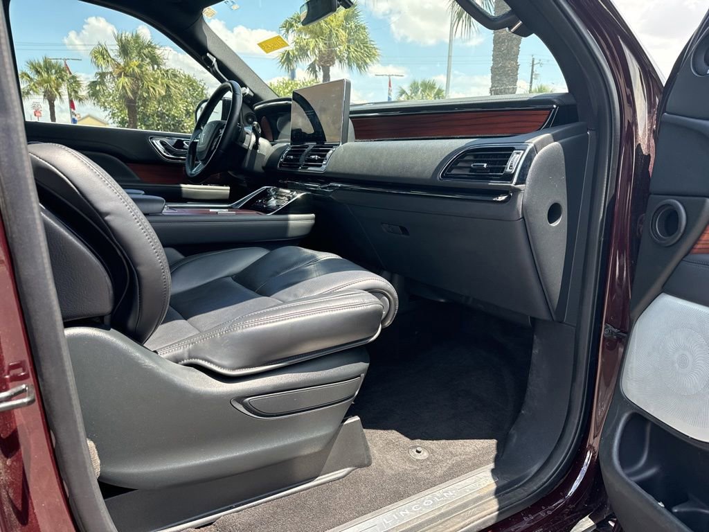 Used 2023 Lincoln Navigator L Reserve AWD/4WD image 27