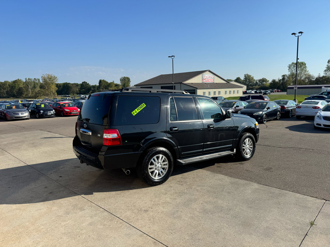 Used 2012 Ford Expedition XLT image 4