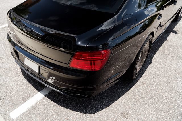 Used 2023 Bentley Flying Spur Azure AWD/4WD image 12