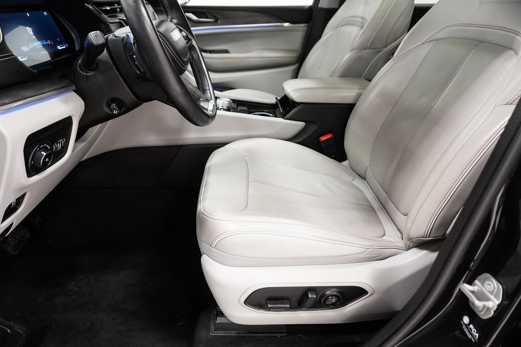 Certified 2022 Jeep Grand Cherokee L Overland w/ MOPAR Finishing Package image 12