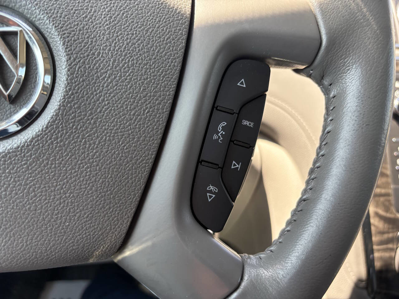 Used 2013 Buick Enclave Convenience FWD image 38