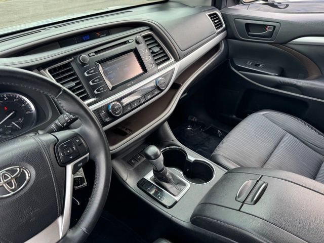Used 2014 Toyota Highlander Plus AWD/4WD image 15
