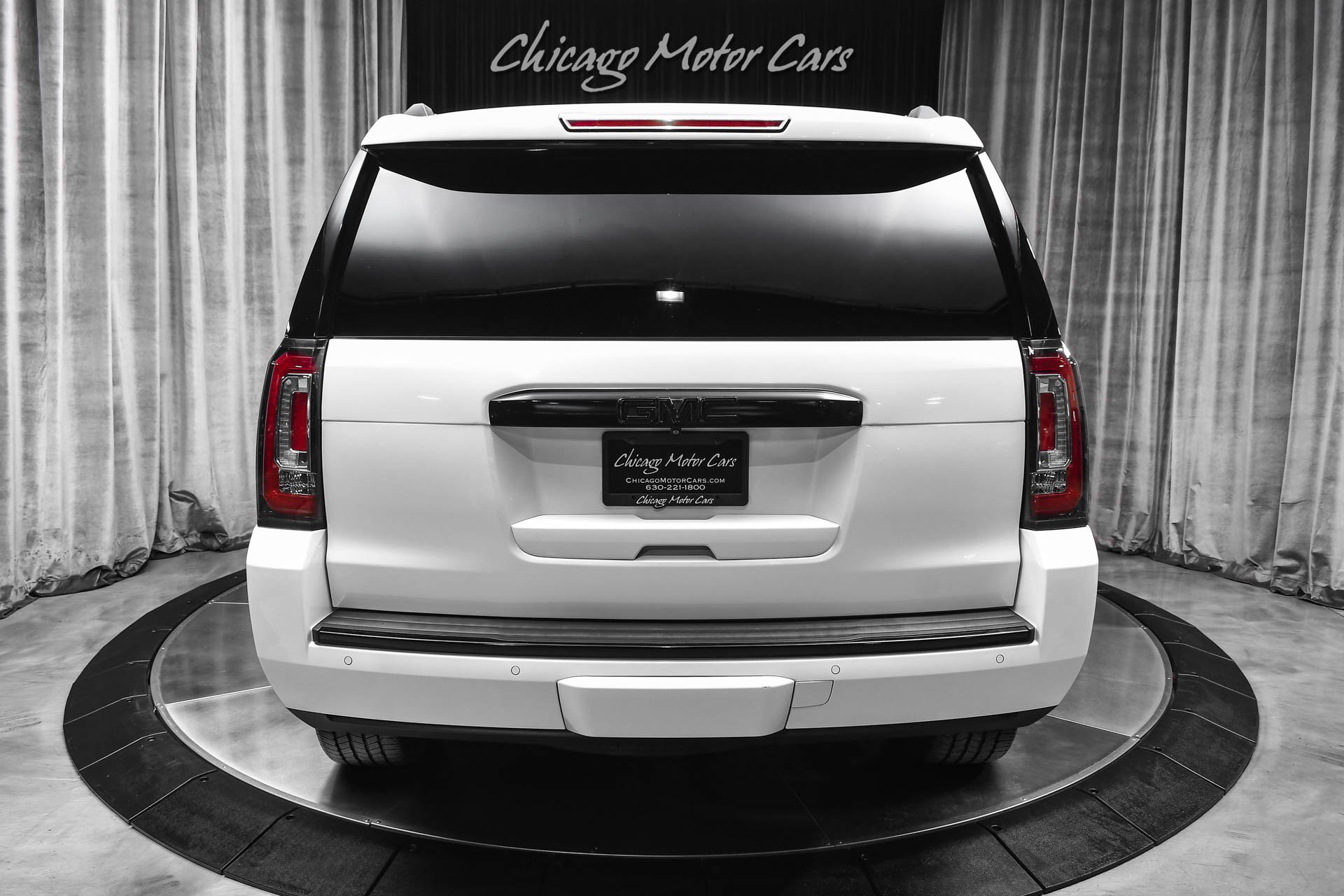 Used 2017 GMC Yukon Denali w/ Open Road Package AWD/4WD image 4