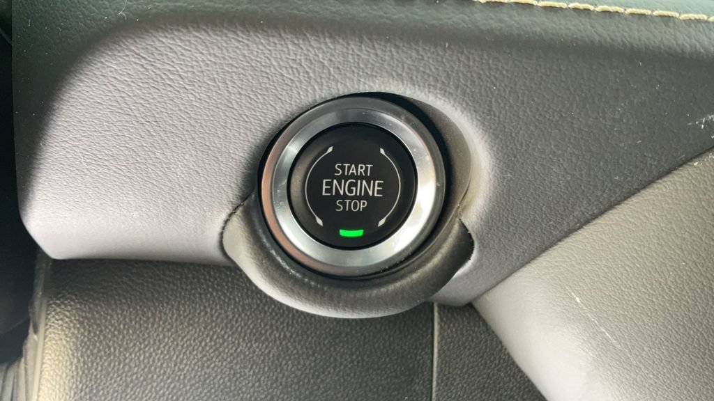 Used 2025 Chevrolet Suburban Premier AWD/4WD image 55