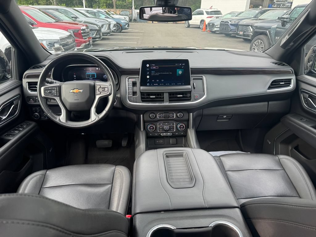 Used 2022 Chevrolet Tahoe LT w/ Luxury Package AWD/4WD image 11