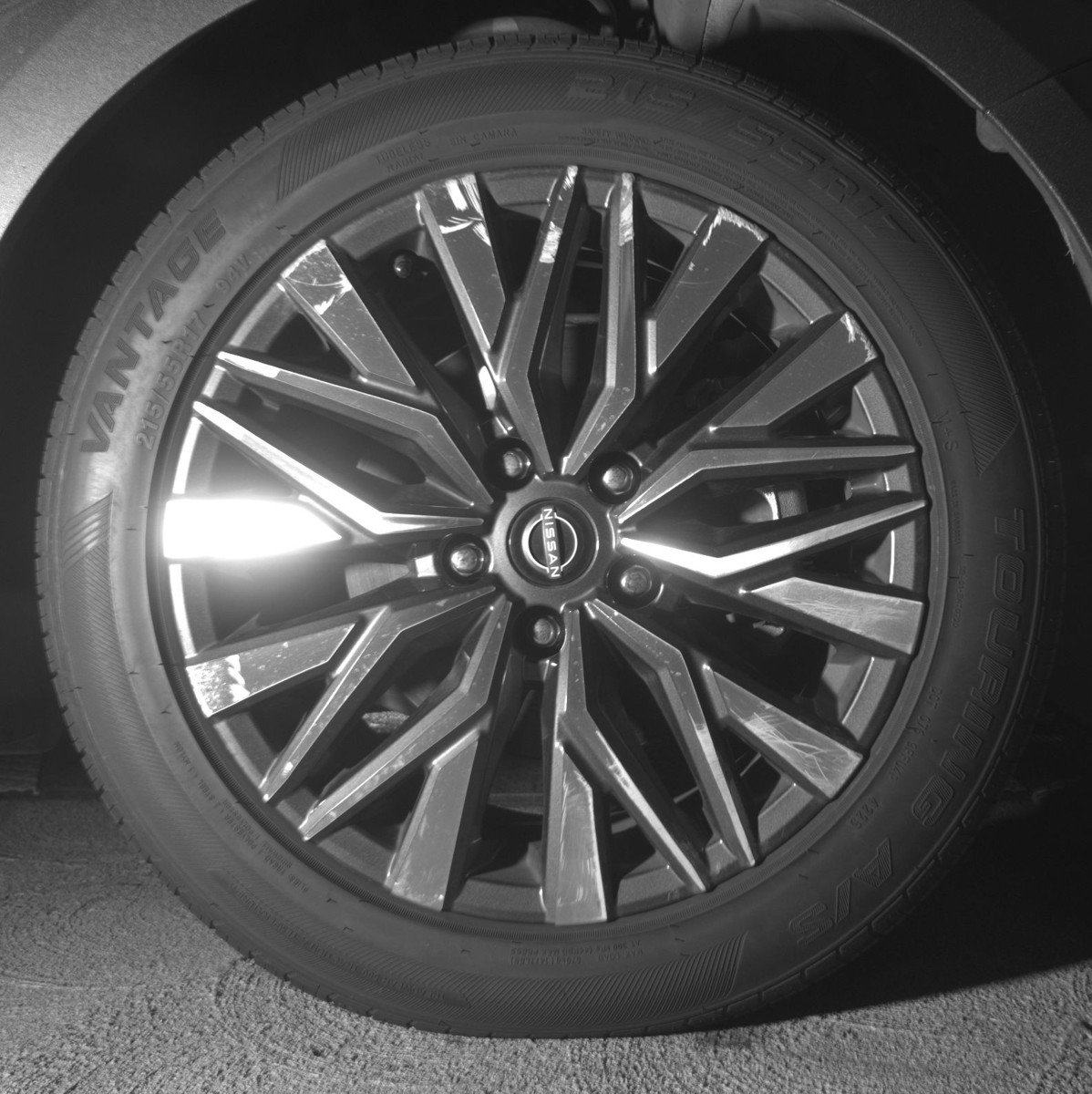 Used 2025 Nissan Altima 2.5 SV FWD image 13