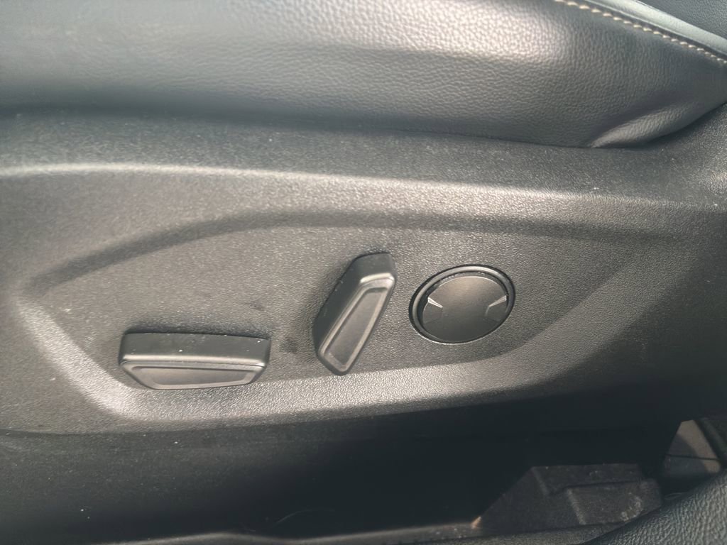 Used 2023 Ford Edge SEL image 22