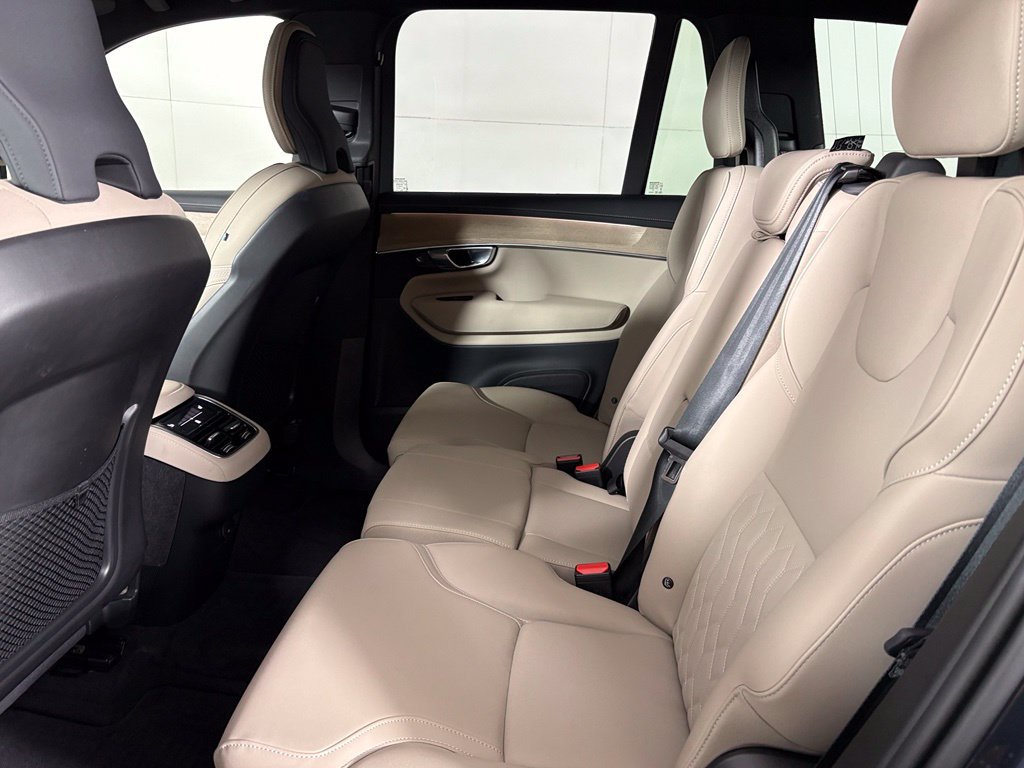 Used 2026 Volvo XC90 B6 Plus AWD/4WD image 38