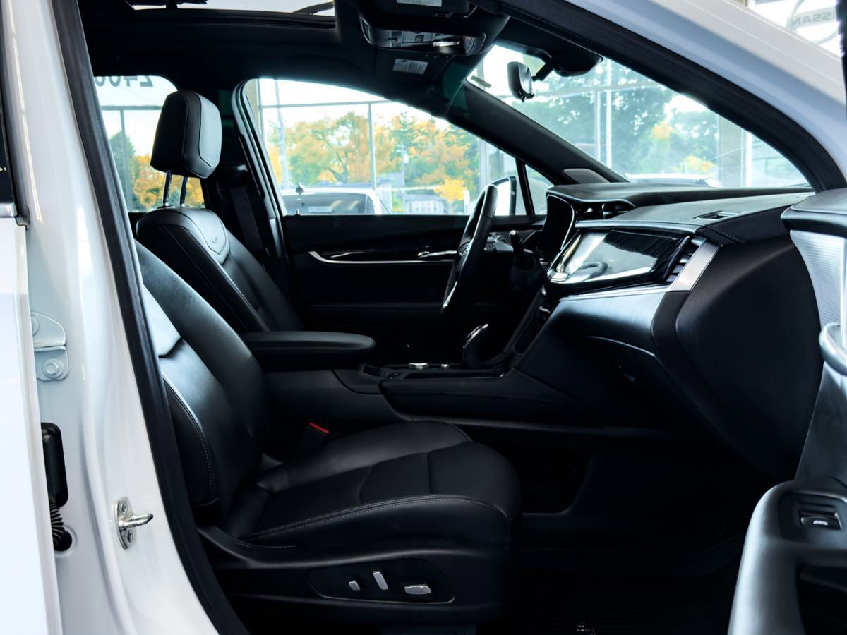 Used 2024 Cadillac XT6 Premium Luxury w/ Technology Package image 28