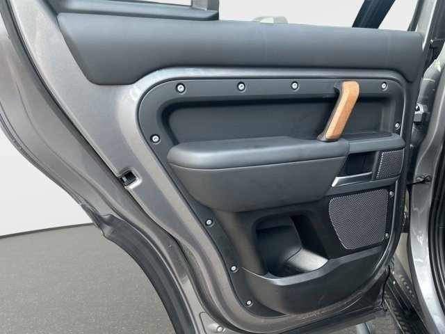 Used 2023 Land Rover Defender 110 X image 42