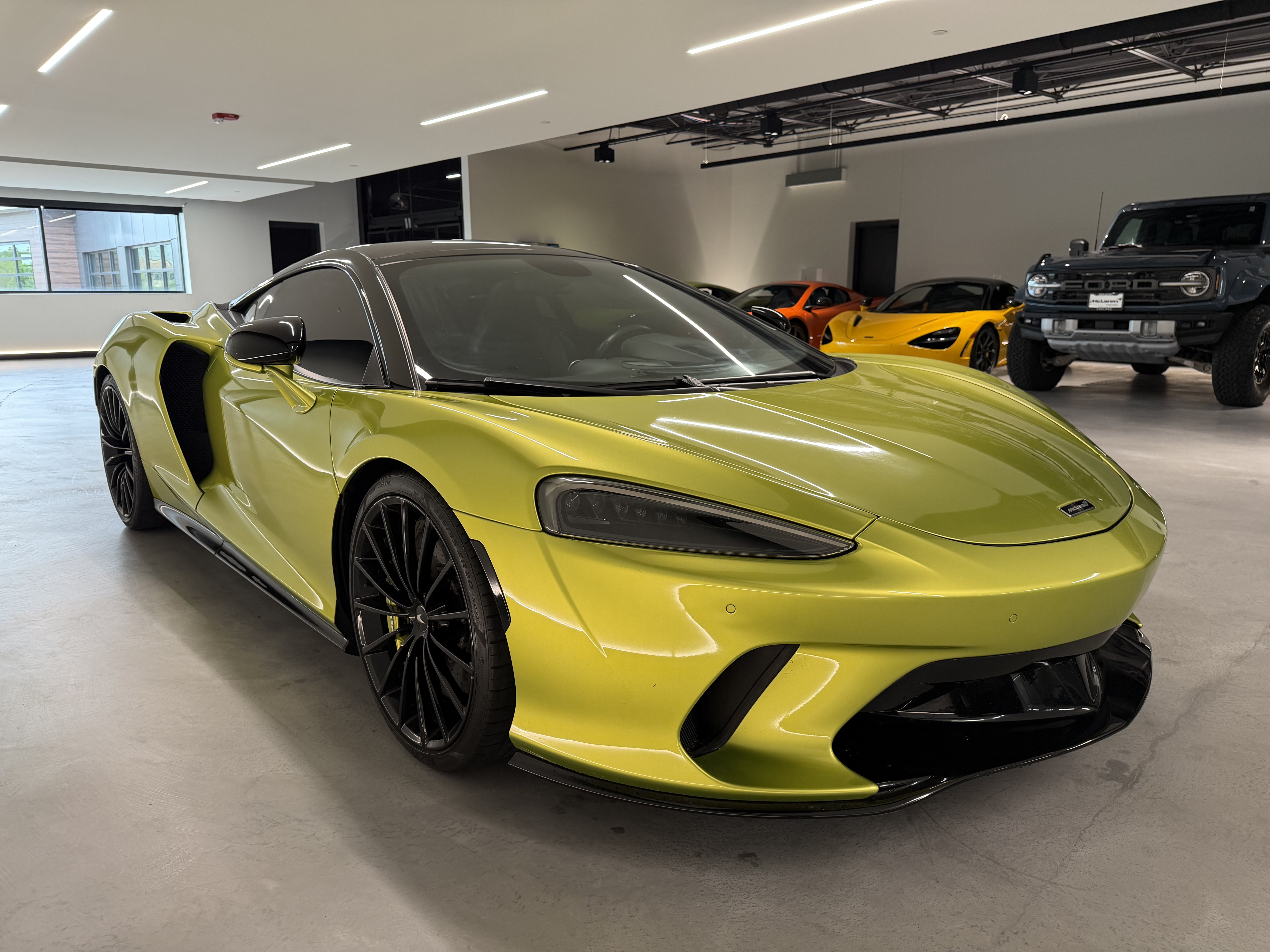 Used 2023 McLaren GT RWD image 6