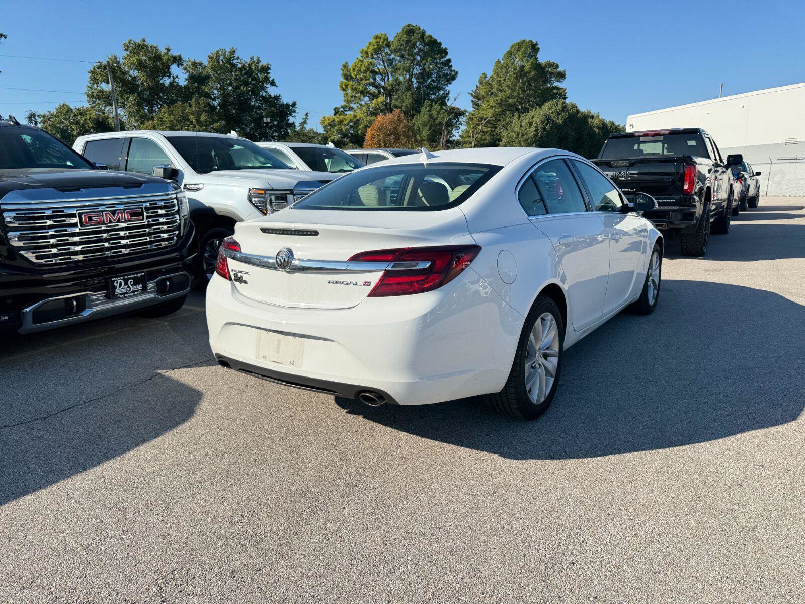 Used 2014 Buick Regal FWD image 11