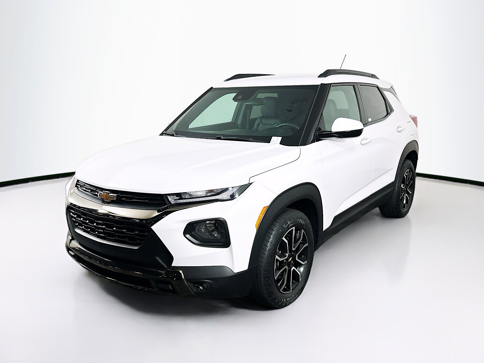 Used 2023 Chevrolet TrailBlazer ACTIV image 3