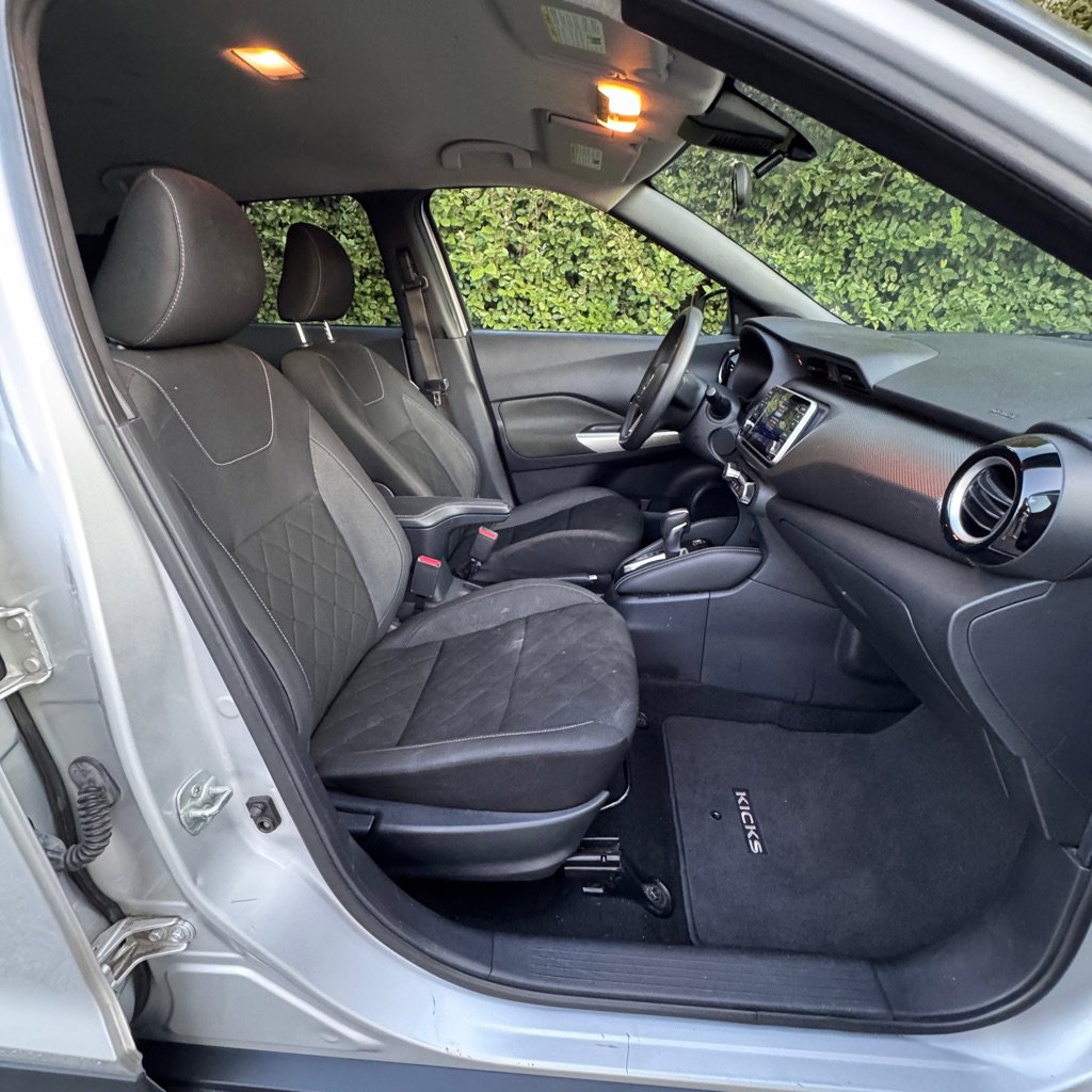 Used 2020 Nissan Kicks SV w/ Exterior Package image 17