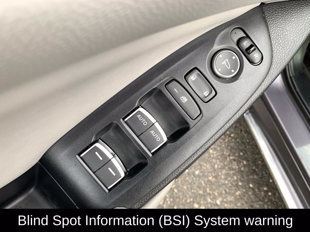 Used 2018 Honda Accord Touring image 12