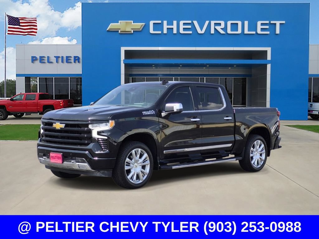 Used 2022 Chevrolet Silverado 1500 High Country w/ High Country Premium Package AWD/4WD image 3
