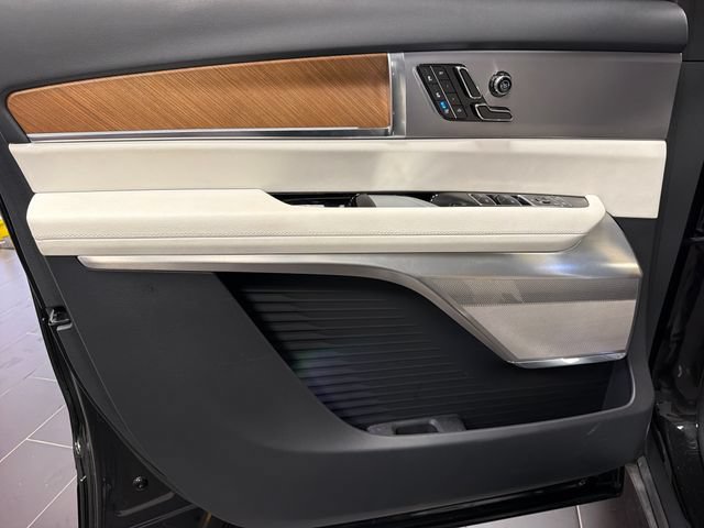 Certified 2026 Cadillac Vistiq Sport AWD/4WD image 10