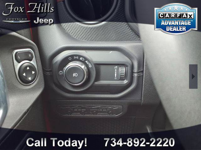 Certified 2025 Jeep Wrangler Unlimited Rubicon w/ Convenience Group AWD/4WD image 16