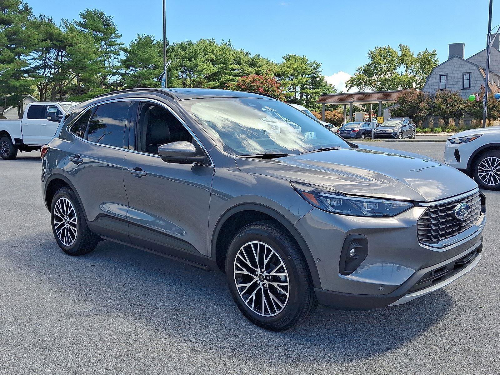 New 2024 Ford Escape SE w/ PHEV Premium Package image 2