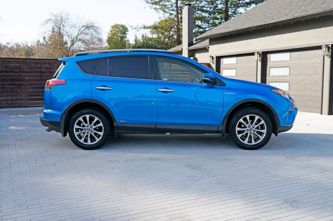 Used 2018 Toyota RAV4 Limited w/ Advanced Technology Package image 2