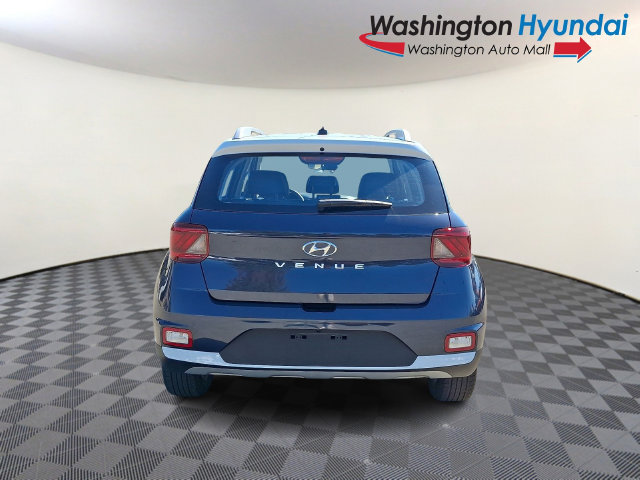 Certified 2026 Hyundai Venue SEL FWD image 5