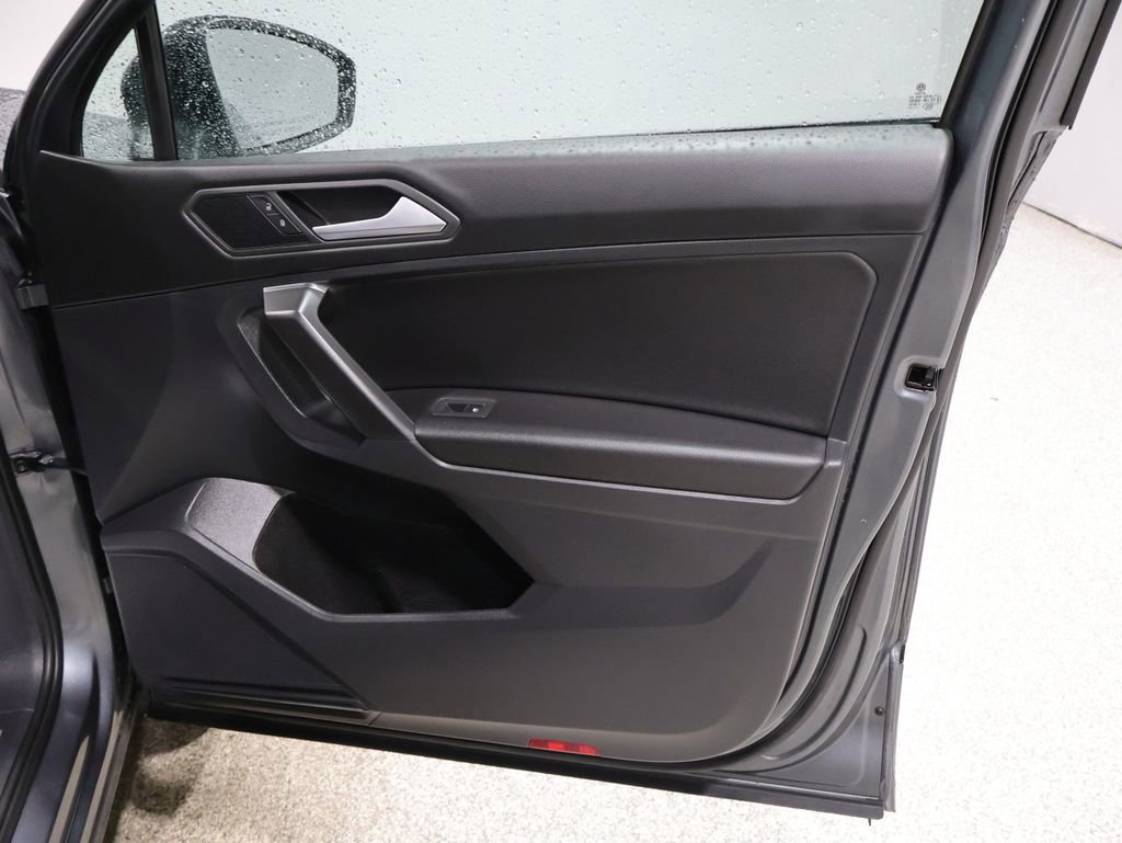 Used 2021 Volkswagen Tiguan SE R-Line image 24