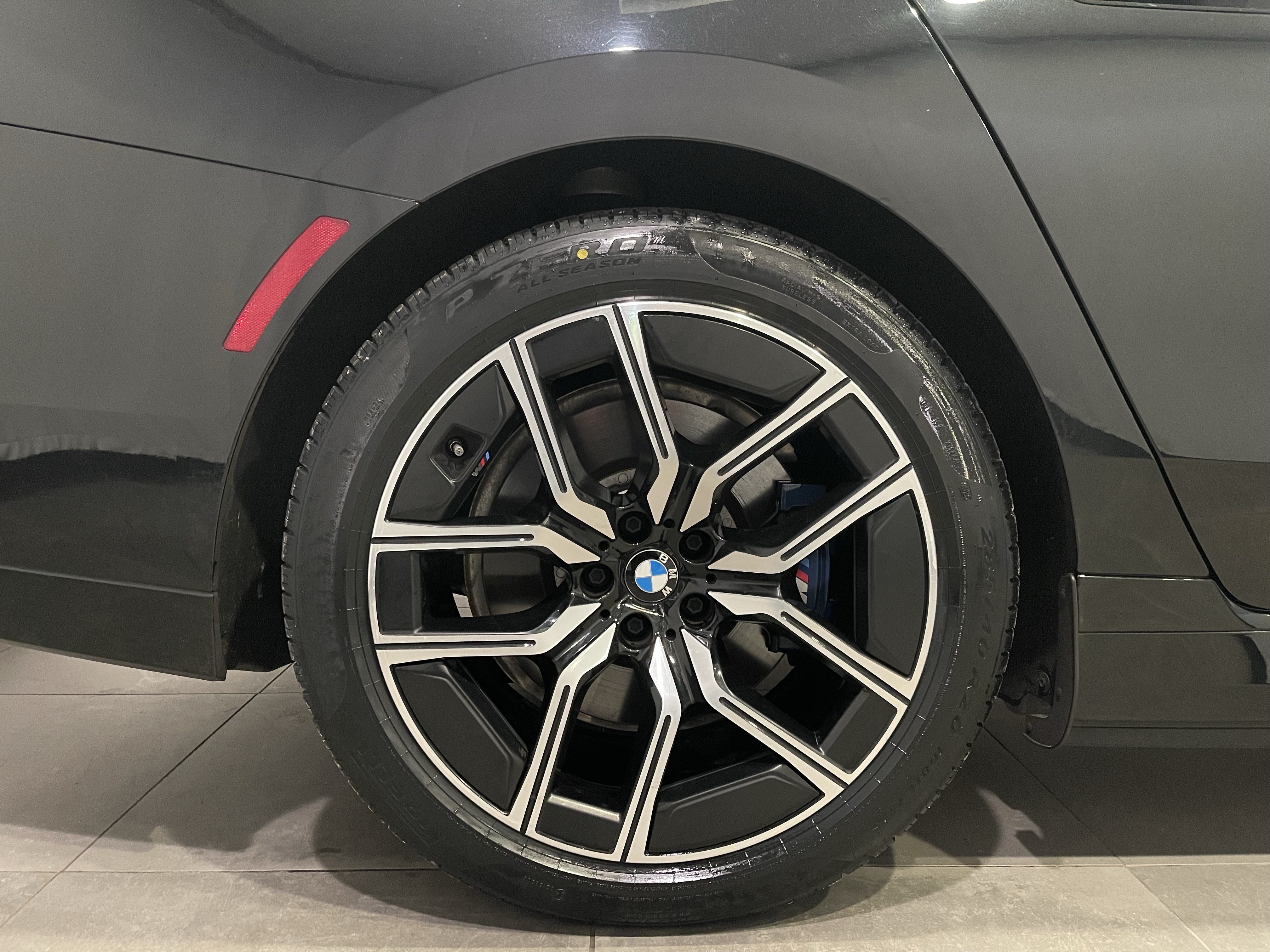 Certified 2024 BMW i7 xDrive60 AWD/4WD image 9