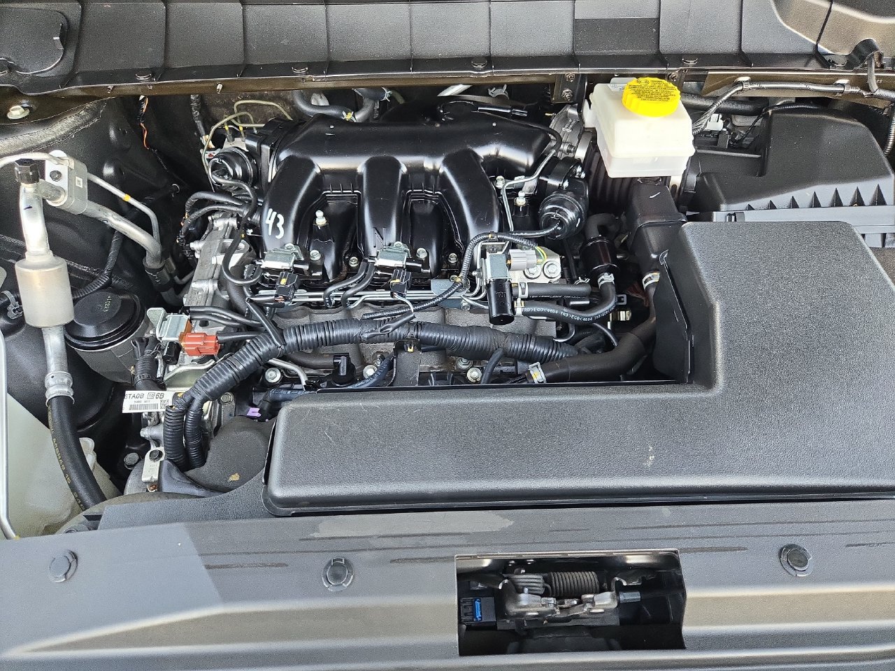 Certified 2025 Nissan Pathfinder SV FWD image 30