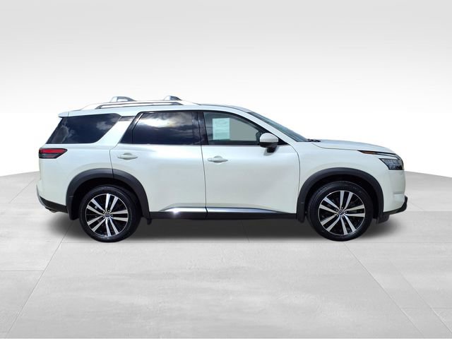 Used 2024 Nissan Pathfinder Platinum w/ Cargo Package AWD/4WD image 10