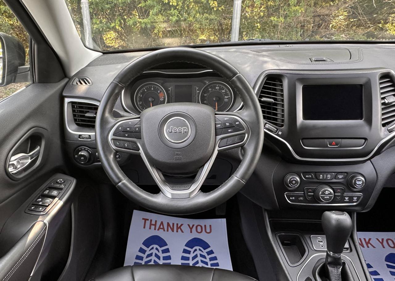 Used 2019 Jeep Cherokee Latitude Plus w/ Comfort/Convenience Group FWD image 21