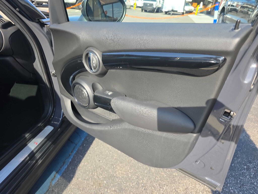 Used 2019 MINI Cooper S image 19