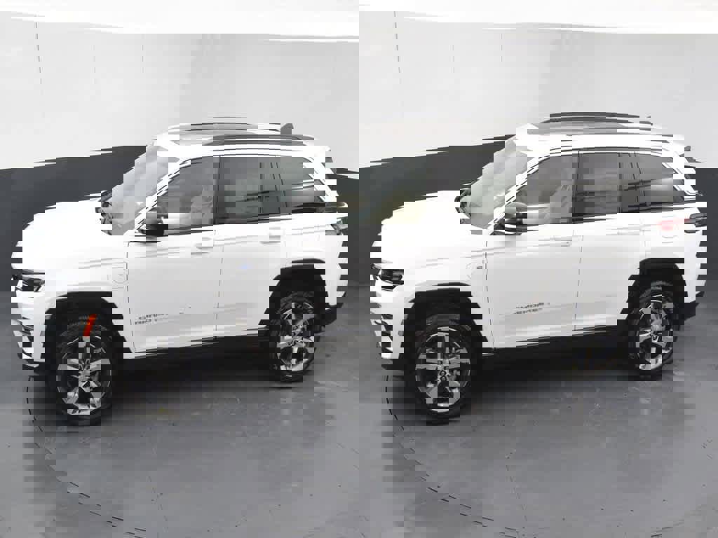 New 2024 Jeep Grand Cherokee Limited 4xe image 41