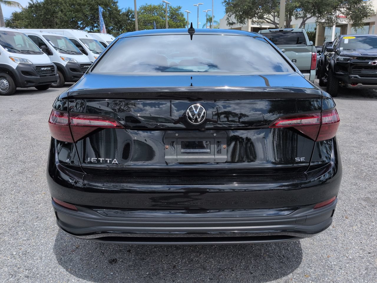 Used 2022 Volkswagen Jetta SE FWD image 6