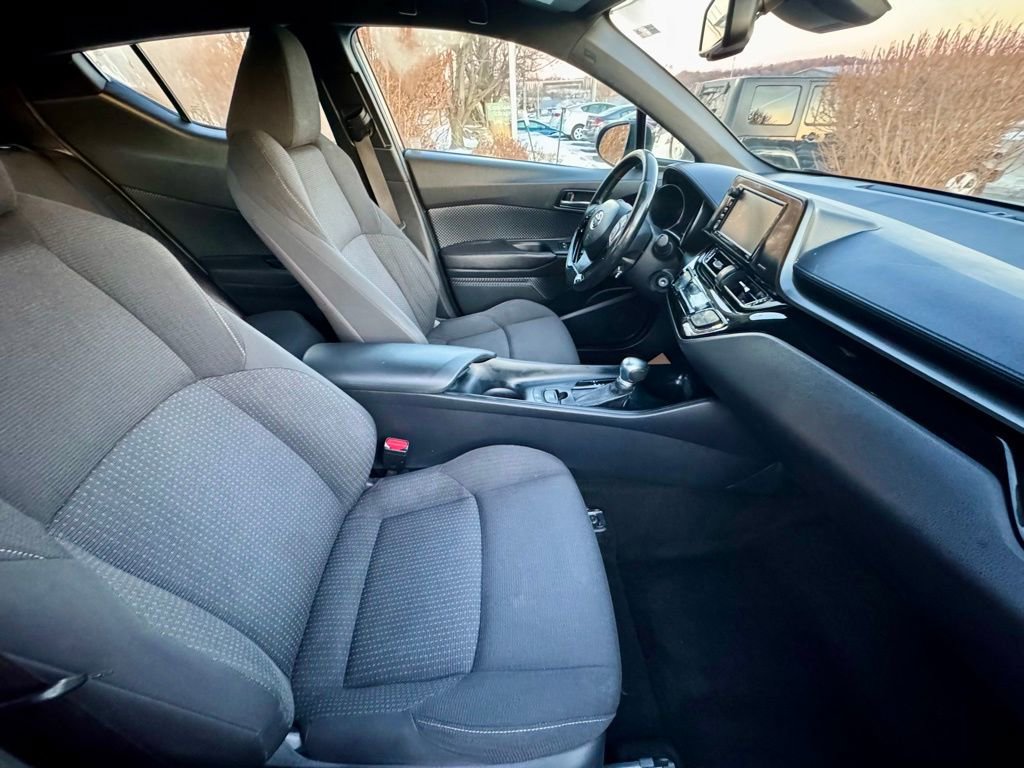 Used 2018 Toyota C-HR XLE image 16