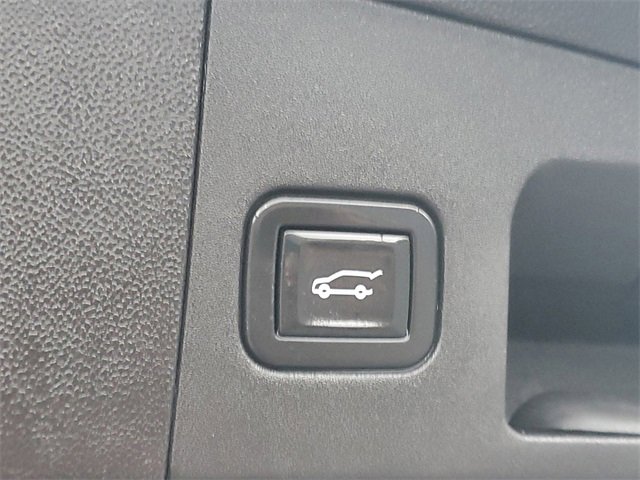 Certified 2020 Cadillac XT5 Luxury w/ LPO, Floor Liner Package image 8