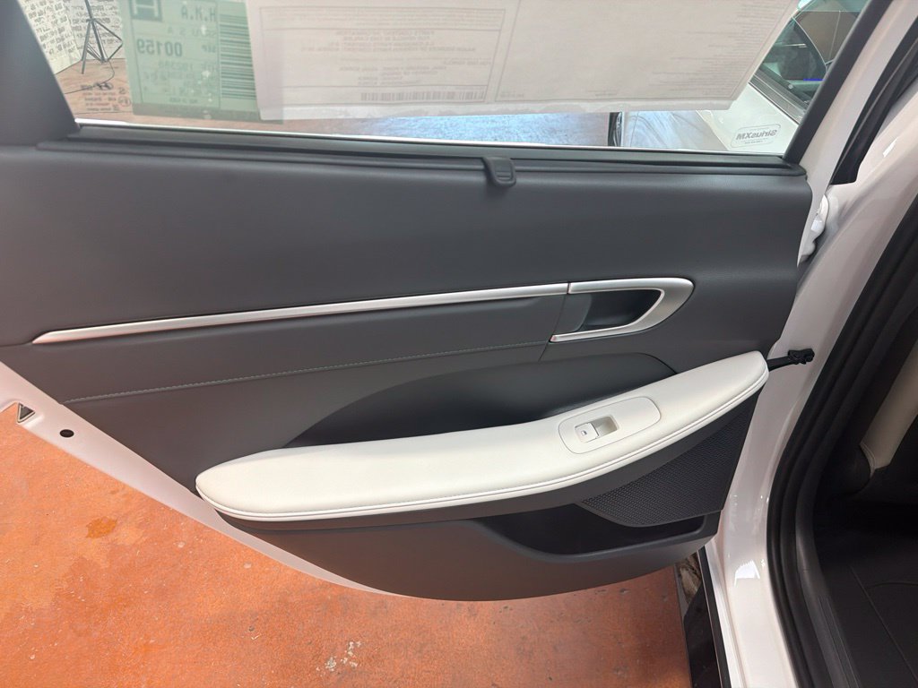 New 2027 Hyundai Sonata Limited FWD image 17