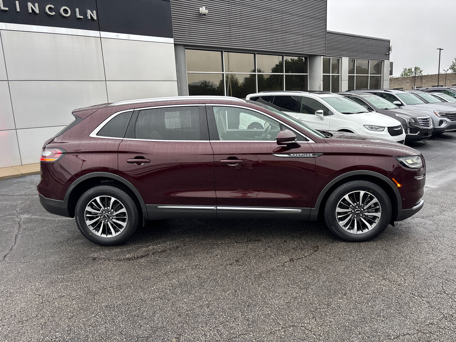 Used 2022 Lincoln Nautilus Reserve AWD/4WD image 8