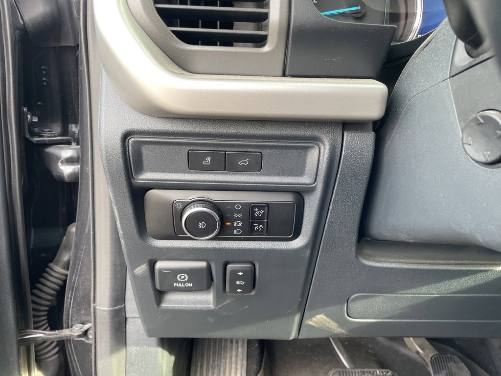 Used 2022 Ford Expedition XLT image 8