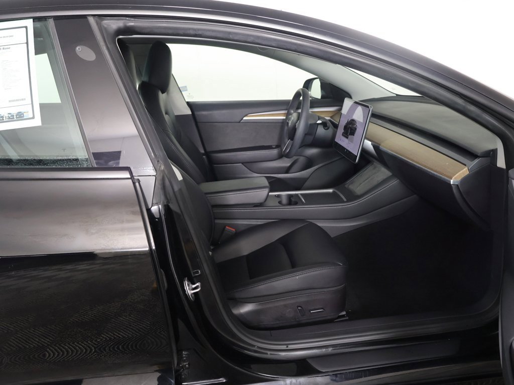 Used 2023 Tesla Model 3 Standard Range image 28